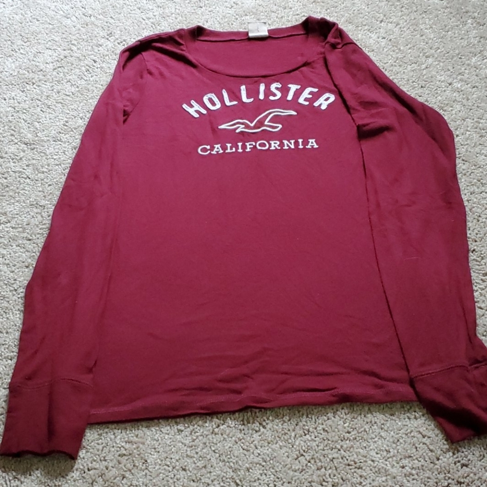 💚💚 maroon Hollister long sleeve shirt